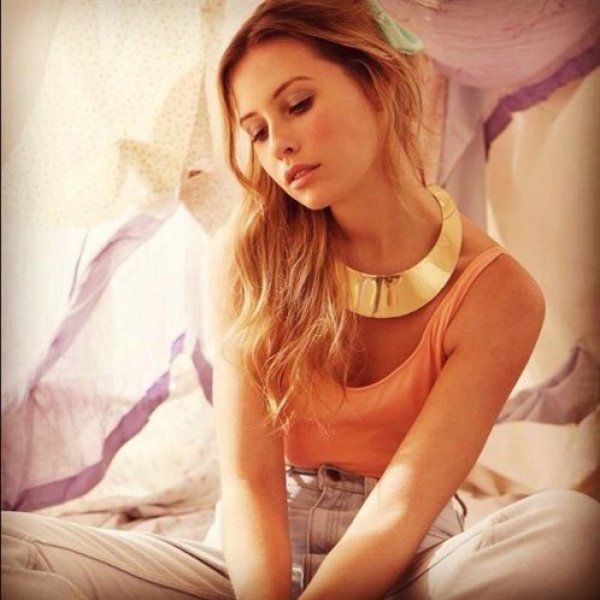 Chloe Loughnan: Kendi paramı kazanmak istiyorum