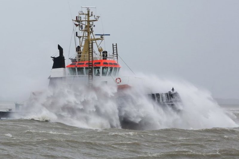 Niklas fırtınası Almanya'yı felç etti