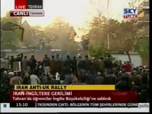 İran'da İngiliz Büyükelçiği'ne baskın