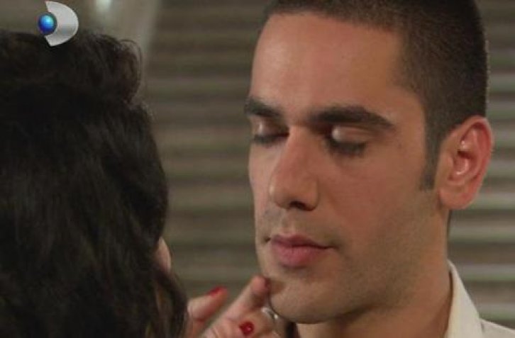 Reyting rekortmeni dizi Küçük Sırlar