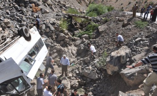 Şırnak'ta halk askerleri hastaneye yetiştirdi