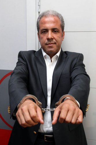 Şamil Tayyar Helin Avşar'a kelepçeli röportaj verdi