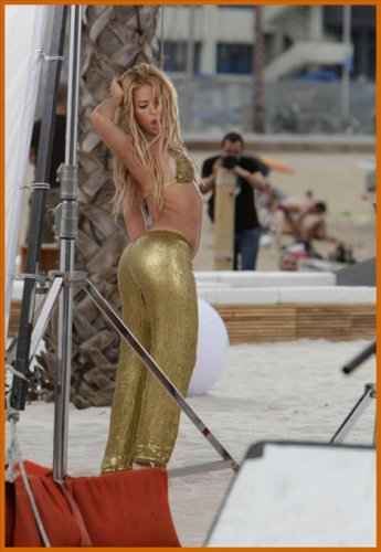 Shakira'nın set kazası