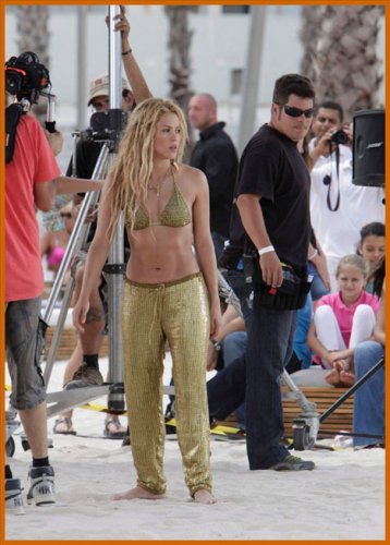 Shakira'nın set kazası