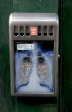 Sigarayla savaşan posterler