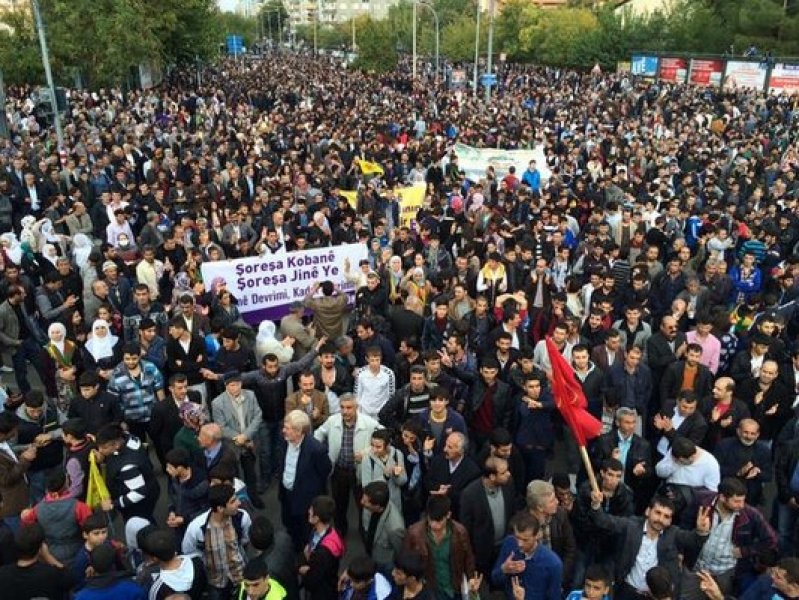HDP'nin çağrısıyla Kobani'ye destek için toplandılar