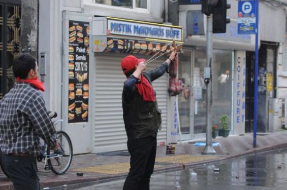 İstanbul'da olaylı 1 Mayıs kutlaması