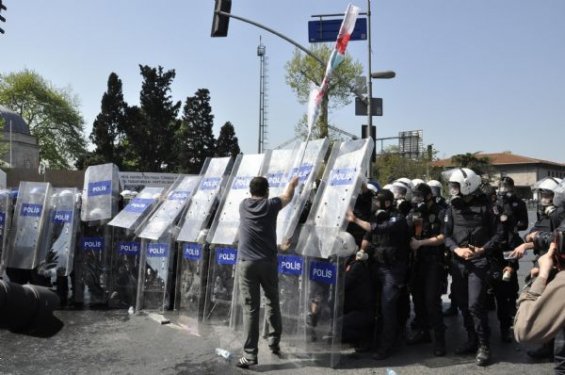 İstanbul'da olaylı 1 Mayıs kutlaması