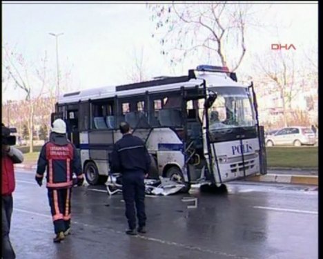 İstanbul'da patlama olay yerinden ilk görüntüler