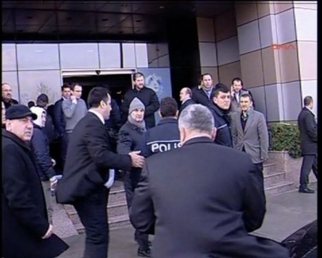 İstanbul'da patlama olay yerinden ilk görüntüler