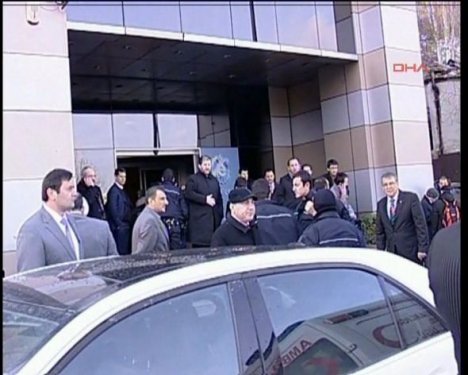 İstanbul'da patlama olay yerinden ilk görüntüler