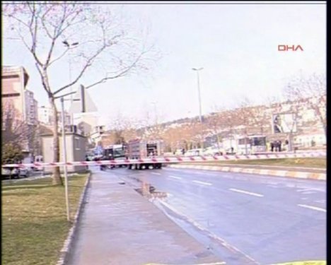İstanbul'da patlama olay yerinden ilk görüntüler