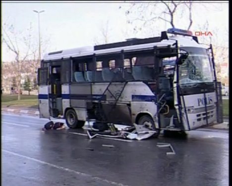 İstanbul'da patlama olay yerinden ilk görüntüler