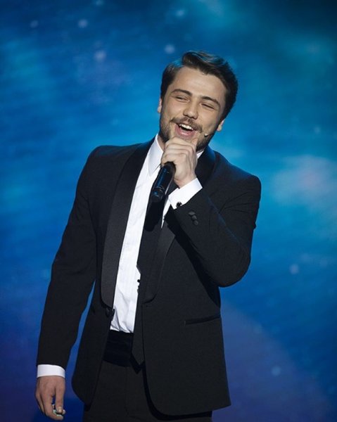 Ünlüler çocuklar için bir araya geldi