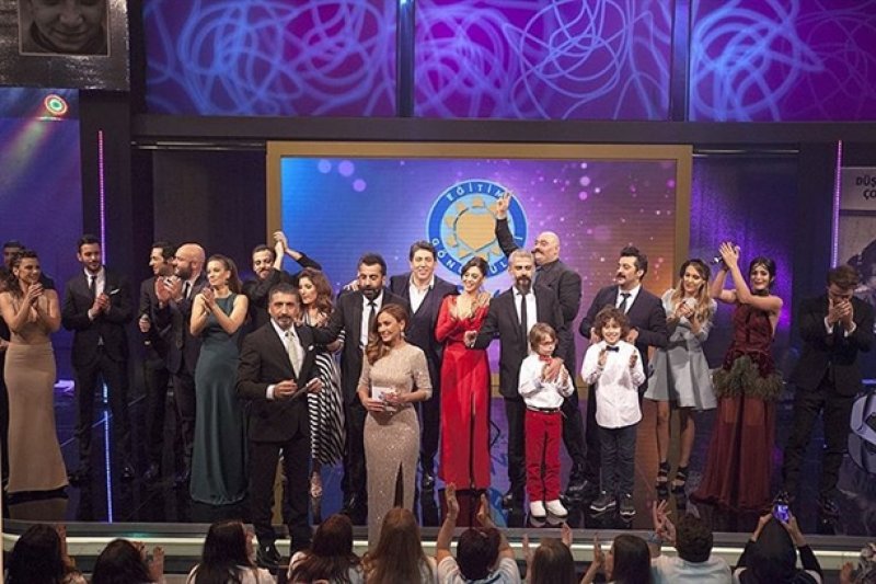 Ünlüler çocuklar için bir araya geldi