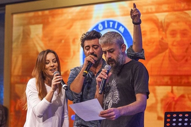 Ünlüler çocuklar için bir araya geldi