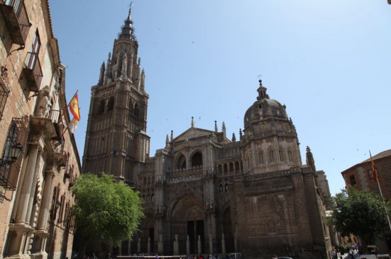 Görkemli yapılarıyla büyüleyen şehir Toledo