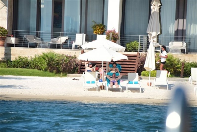 Tuba Büyüküstün tatilde