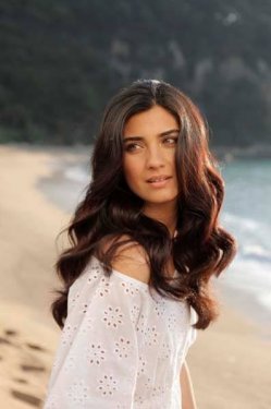 Tuba Büyüküstün Ortadoğu’daki ilgiye alıştı