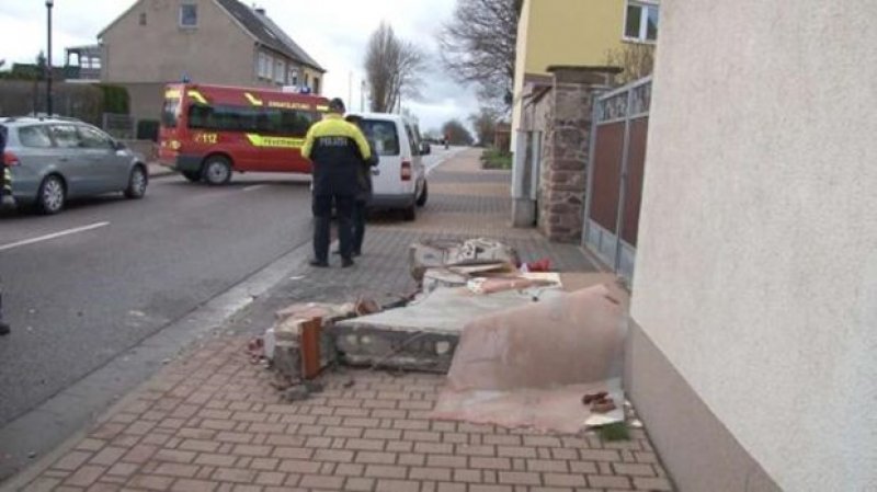 Niklas fırtınası Almanya'yı felç etti