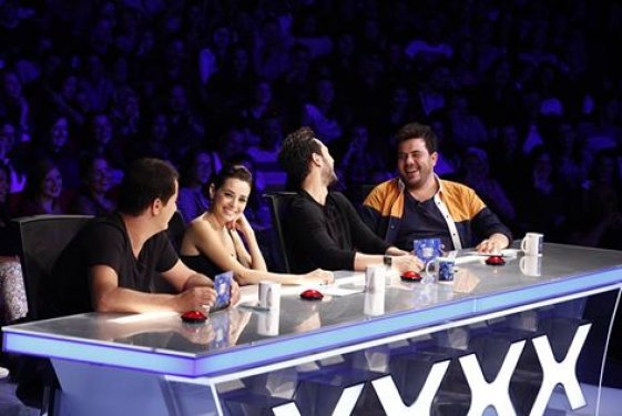 Özgü Namal 3 aylık hamile 