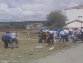 Arnavutköy’de kaçak ahırların yıkımı sırasında sopalı kavga