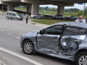 Sinop’ta 2 araç çarpıştı: 2 yaralı