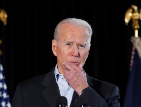 ABD Başkanı Joe Biden anketlerde gerilemeye başladı