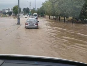 Kocaeli’de sağanak: 10 dakika yetti