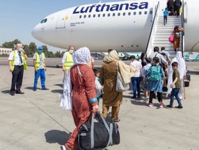 Almanya, Afganistan'daki 2 binden fazla kişiyi tahliye etti