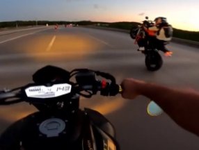 Şile yolunda motosiklet sürücülerinin tehlikeli anları