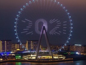 Dubai'de 1750 kişilik dünyanın en büyük dönme dolabı