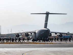 Afganistan'da Ukrayna uçağı kaçırıldı