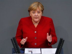 Angela Merkel: Taliban ile diyalog devam etmeli