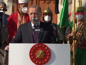 Cumhurbaşkanı Erdoğan, Malazgirt Zaferi için düzenlenen törene katıldı