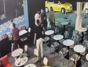 Şarkıcı Begüm Polat’a saldırı