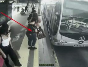 İstanbul'da metrobüste yankesicilik yapan kadınlar