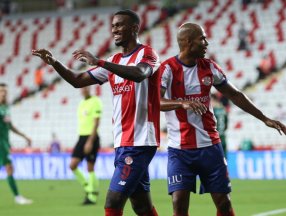 Antalyaspor, Çaykur Rizespor'u 3-2 mağlup etti