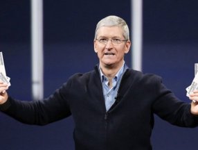 10 yıldır Apple CEO'su olan Tim Cook'a 750 milyon dolarlık hisse verildi