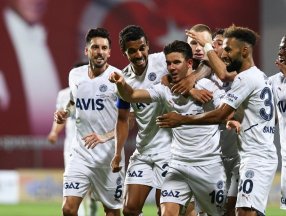 Fenerbahçe, Altay'ı 2 golle mağlup etti