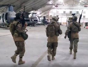 Taliban, ABD'nin kullandığı hangara girdi