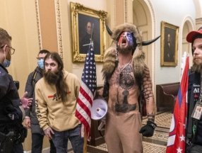 ABD Kongresi’ni basan 'boynuzlu adam' mahkemede suçunu kabul etti