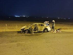 Batman'da seyir halindeki araç yandı