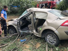 Bursa’da, otomobil tarlaya uçtu