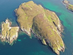 İskoçya'da ıssız ada satışa çıkarıldı