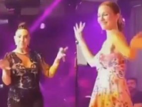 Ebru Gündeş ve Meryem Uzerli aynı düğünde