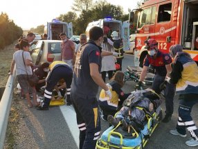 Düzce'de direksiyon hakimiyetini kaybeden sürücü kaza yaptı: 4 yaralı