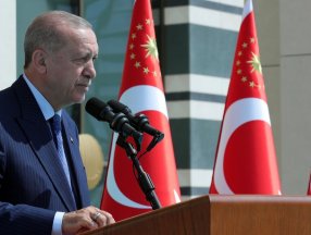 Cumhurbaşkanı Erdoğan, Beştepe'de işçilerle buluştu
