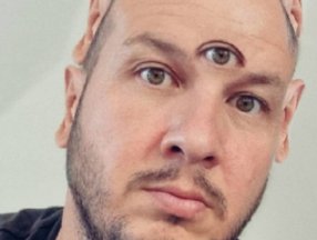 Şahan Gökbakar, aşı karşıtlarının iddialarını tiye aldı