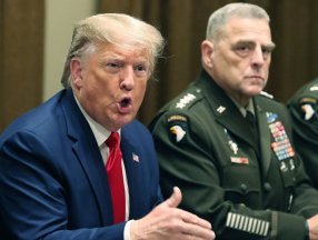 Donald Trump, ABD Genelkurmay Başkanı'nı vatana ihanetle suçladı